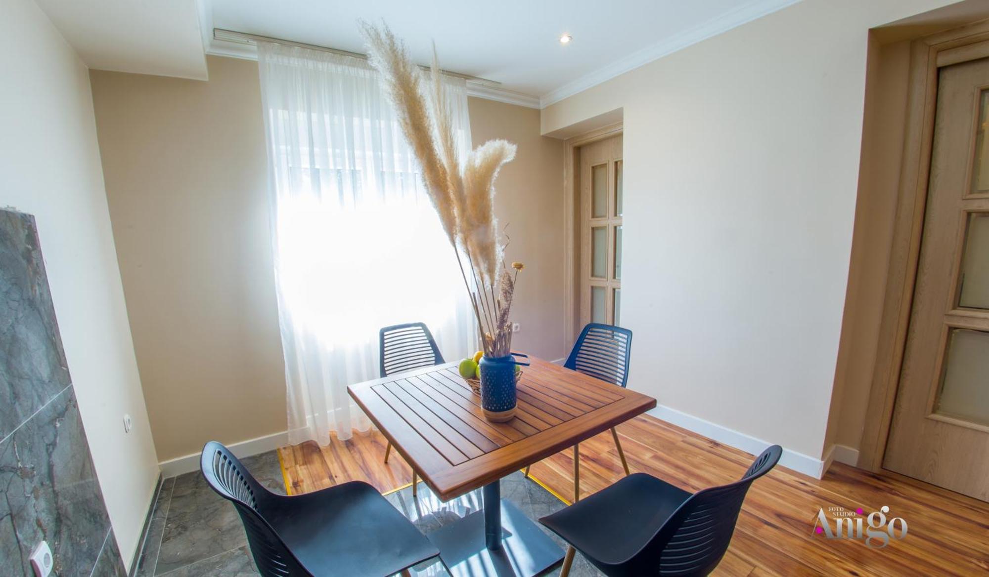 מוסטר Luxury Apartment Black And Gold מראה חיצוני תמונה