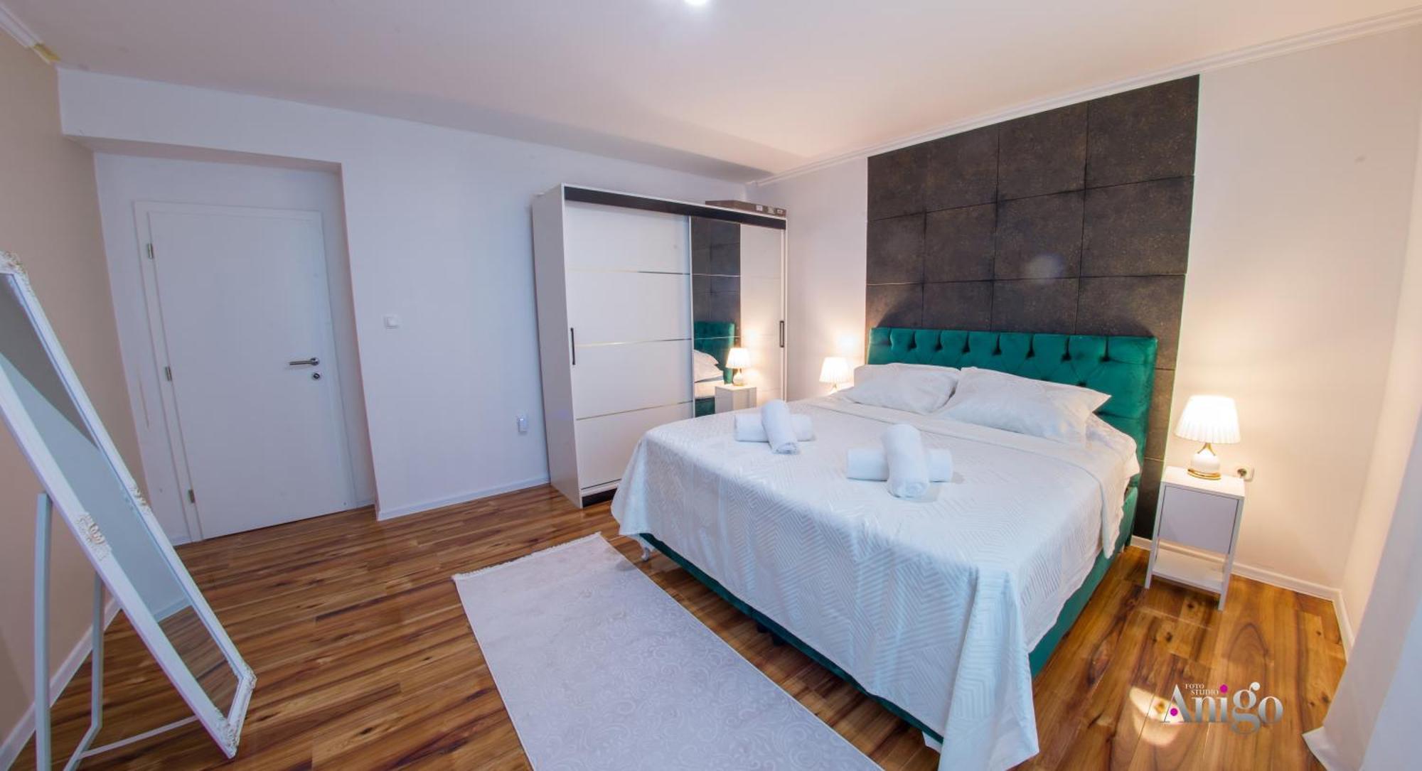 מוסטר Luxury Apartment Black And Gold מראה חיצוני תמונה