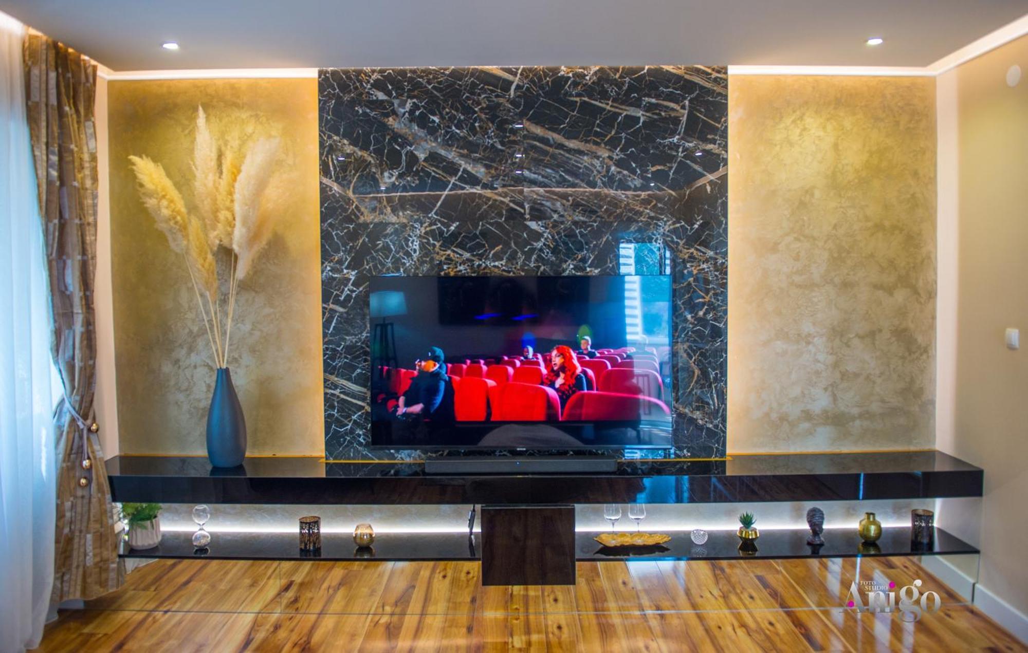 מוסטר Luxury Apartment Black And Gold מראה חיצוני תמונה