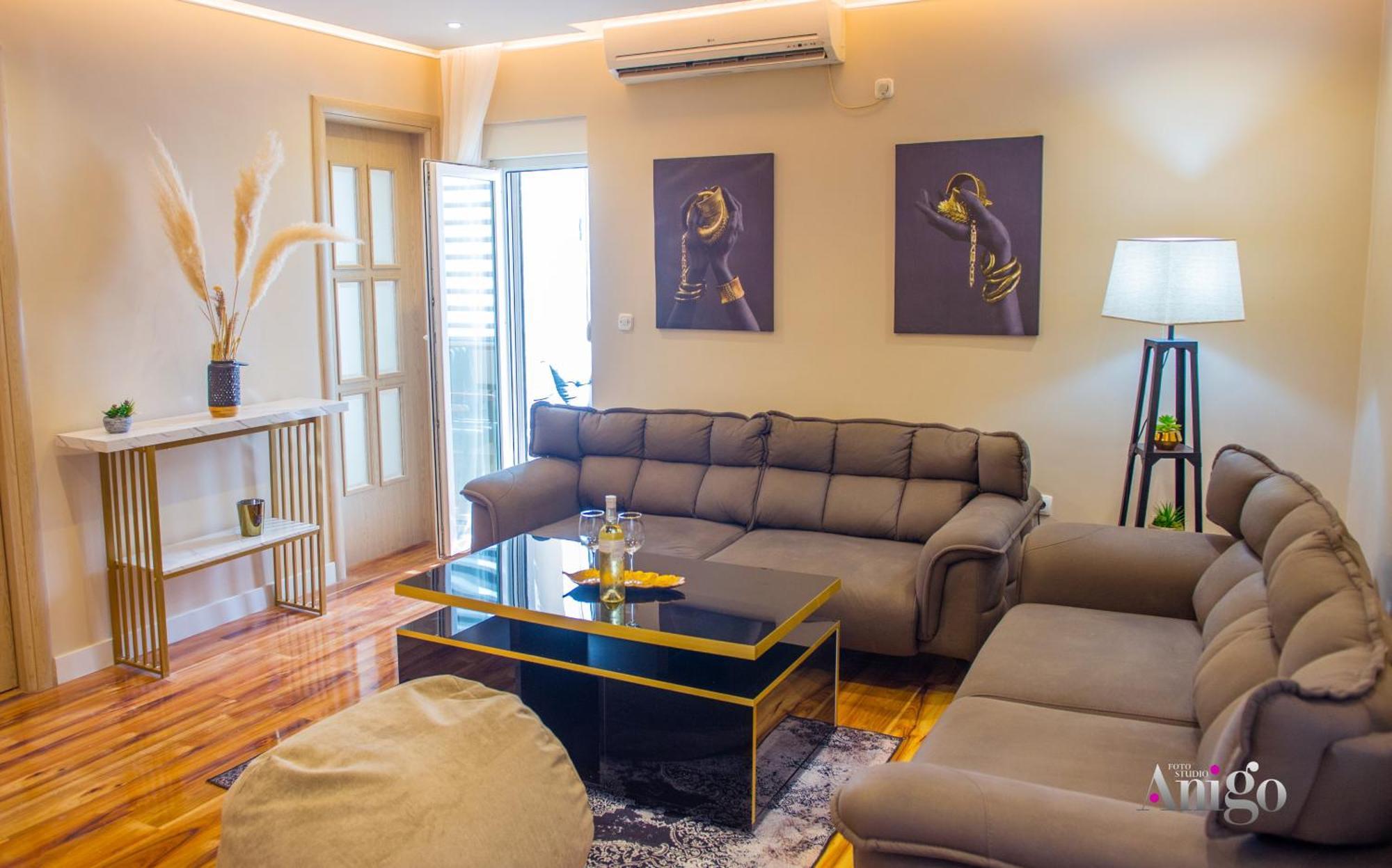 מוסטר Luxury Apartment Black And Gold מראה חיצוני תמונה