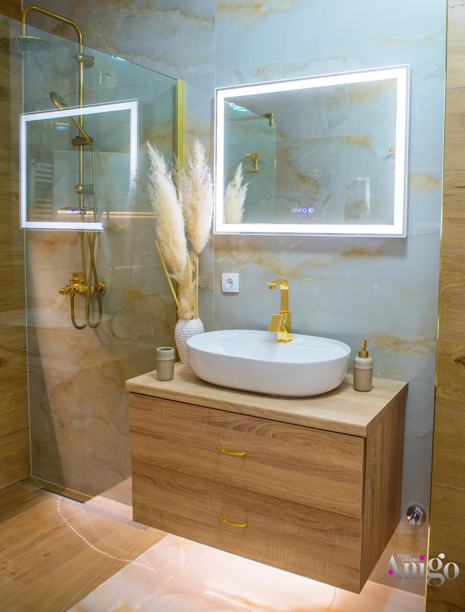 מוסטר Luxury Apartment Black And Gold מראה חיצוני תמונה