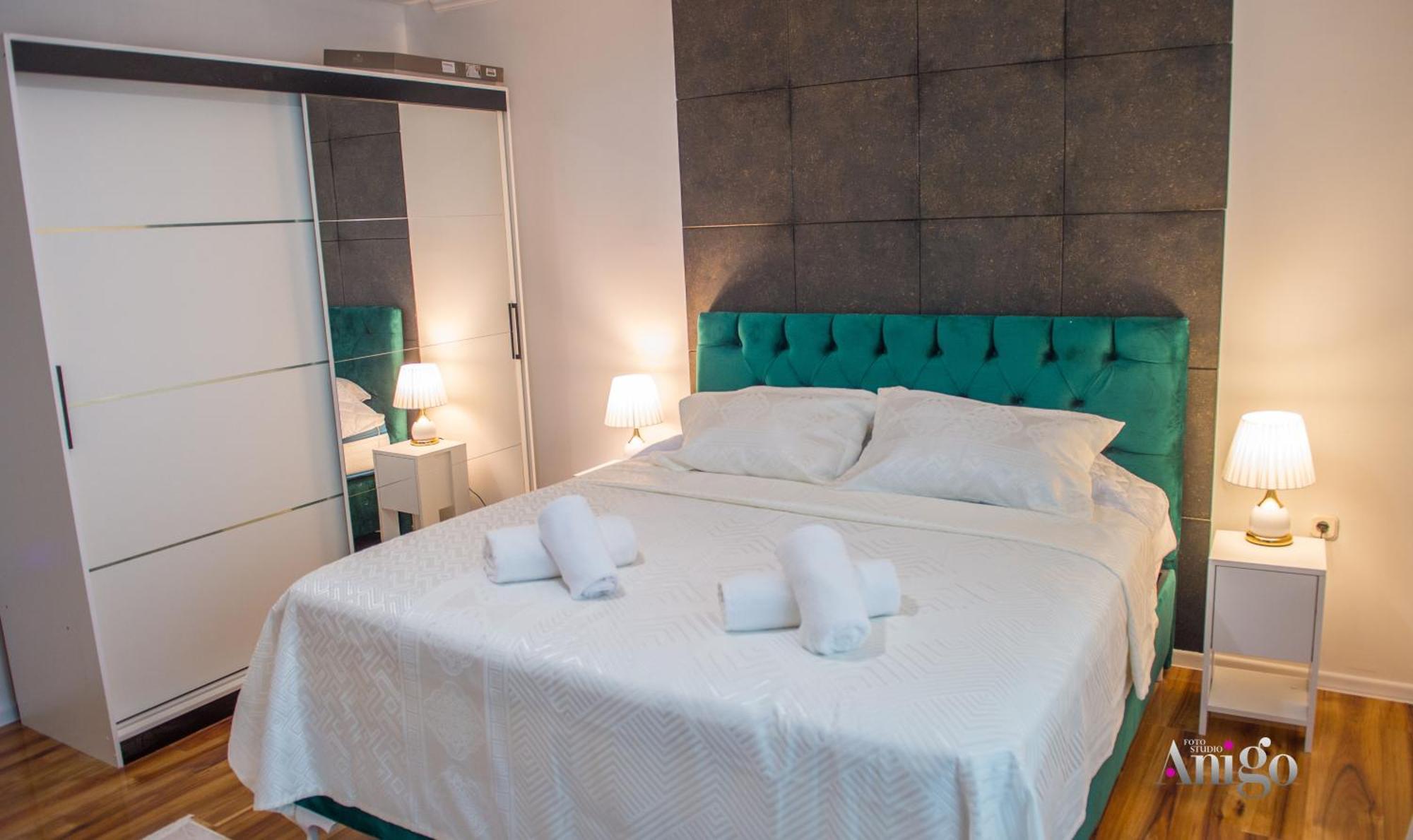 מוסטר Luxury Apartment Black And Gold מראה חיצוני תמונה