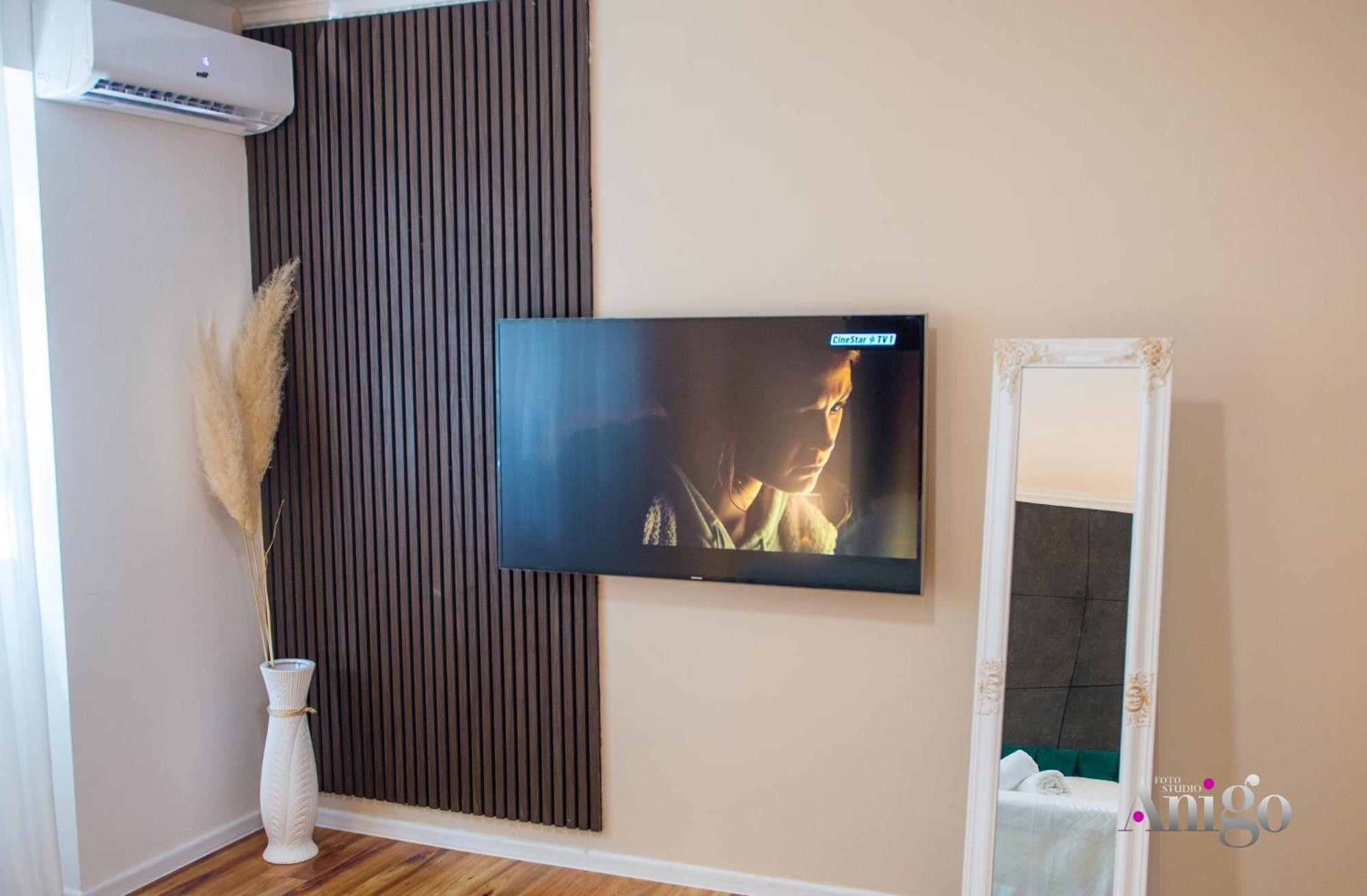 מוסטר Luxury Apartment Black And Gold מראה חיצוני תמונה